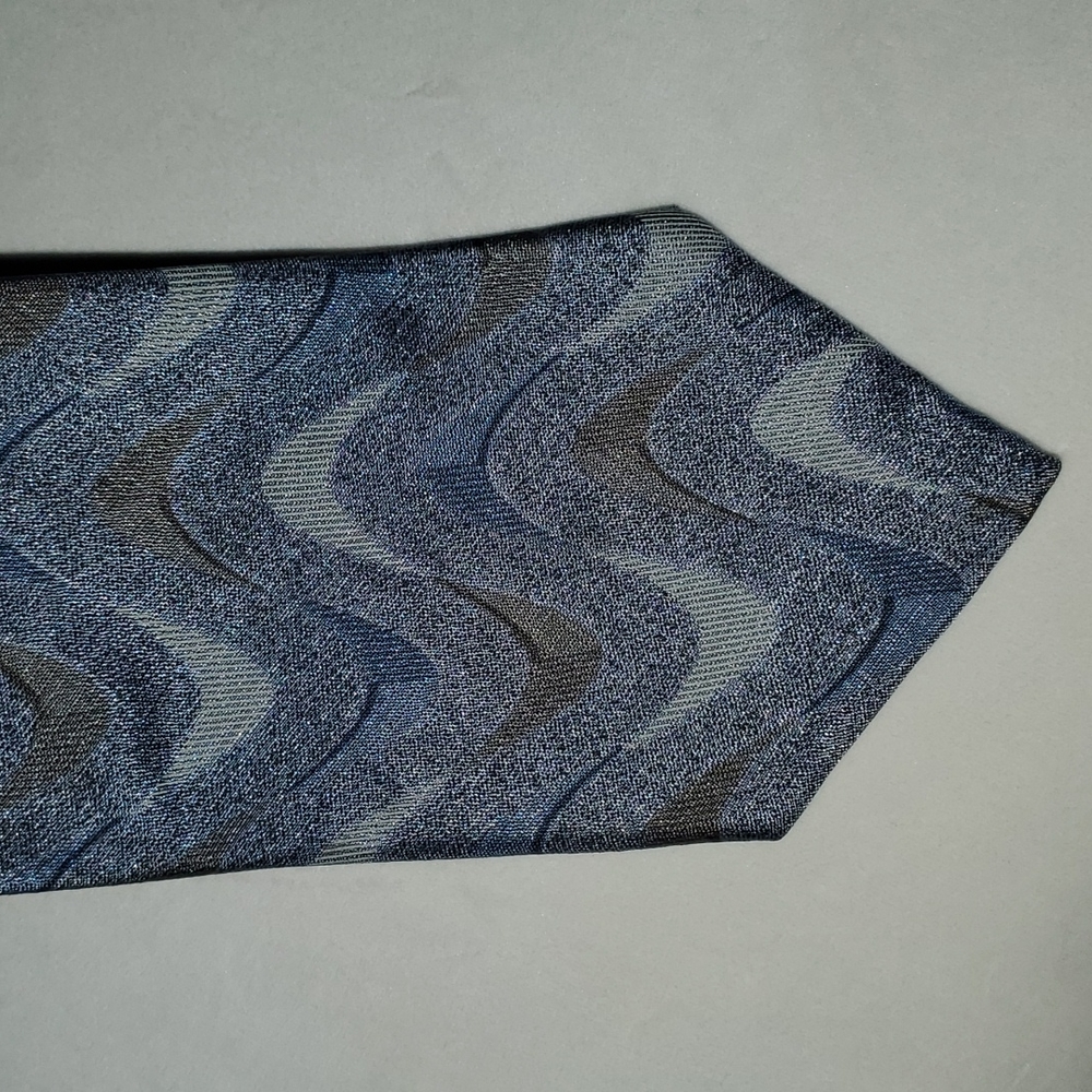 Perry Ellis - Picture 2 of 5